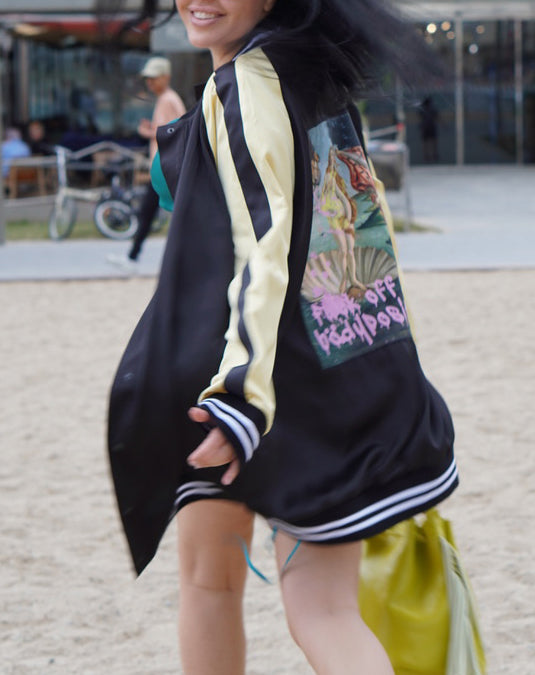 Body-positive Aphrodite Bomber midi