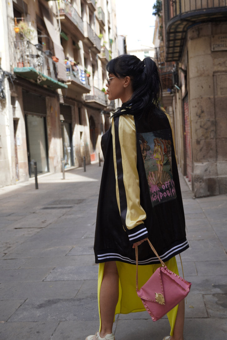 Body-positive Aphrodite Bomber midi